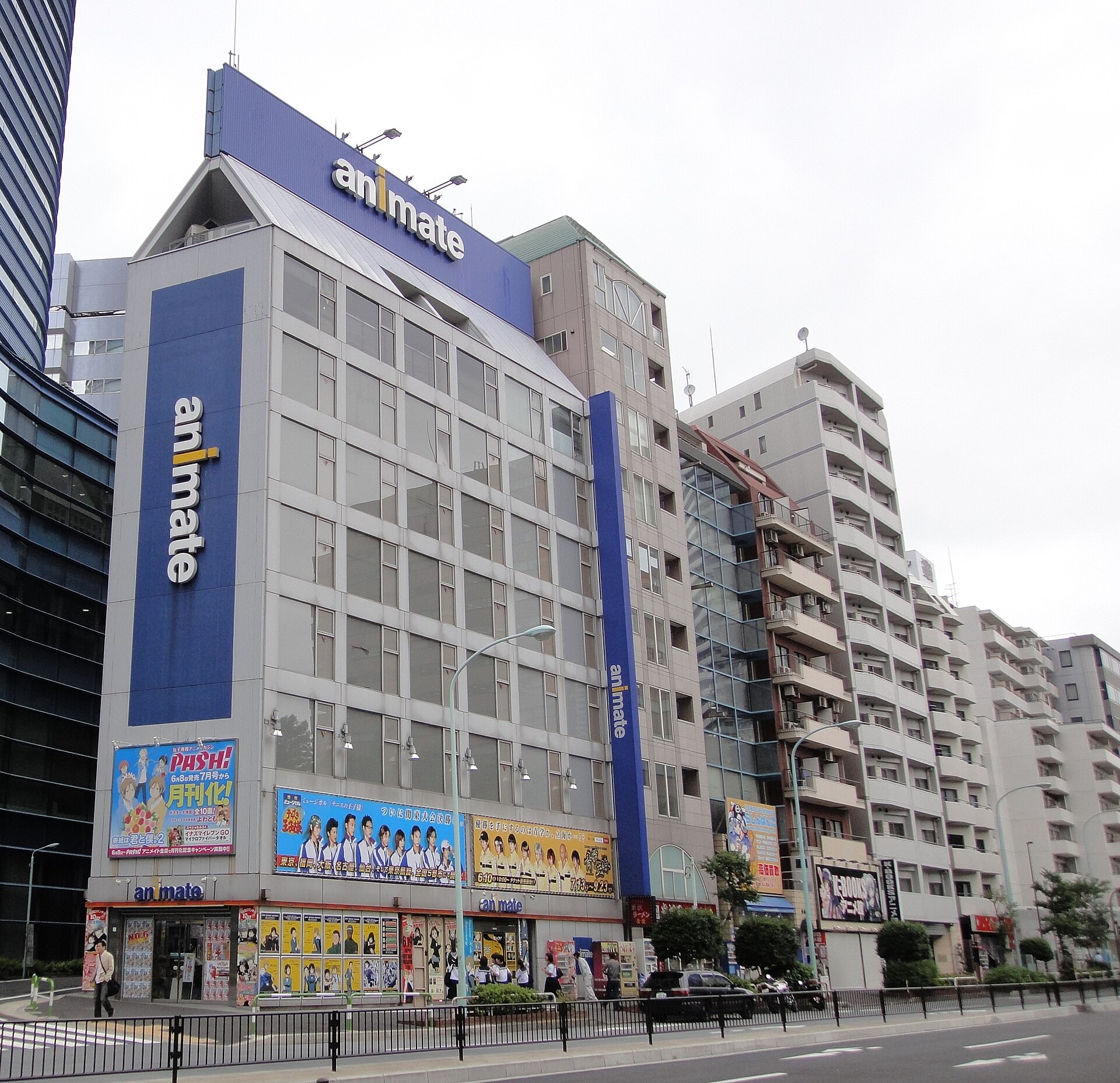 池袋のアニメショップの外観